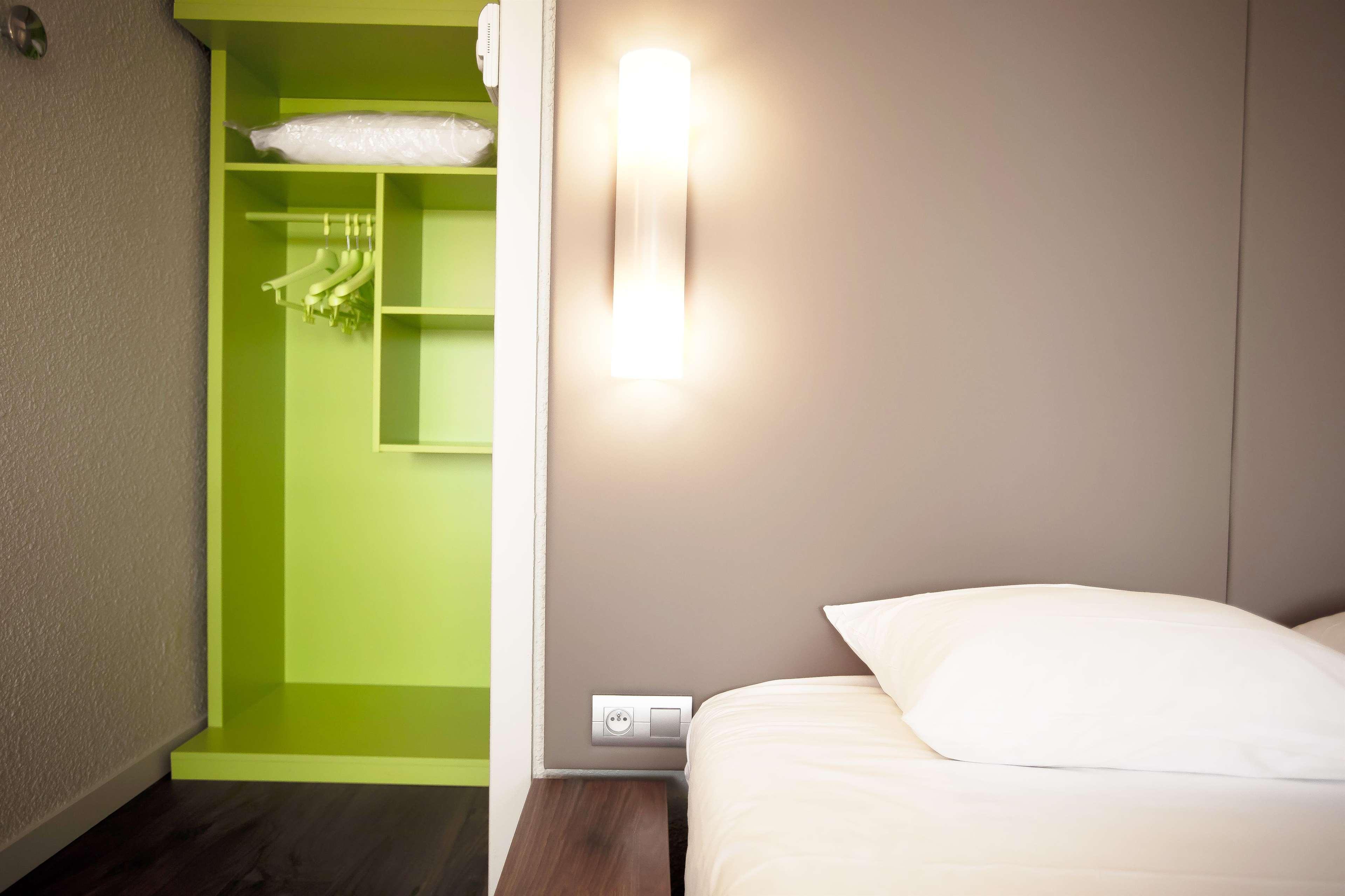Campanile Bourges Nord - Saint-Doulchard Hotel Bagian luar foto