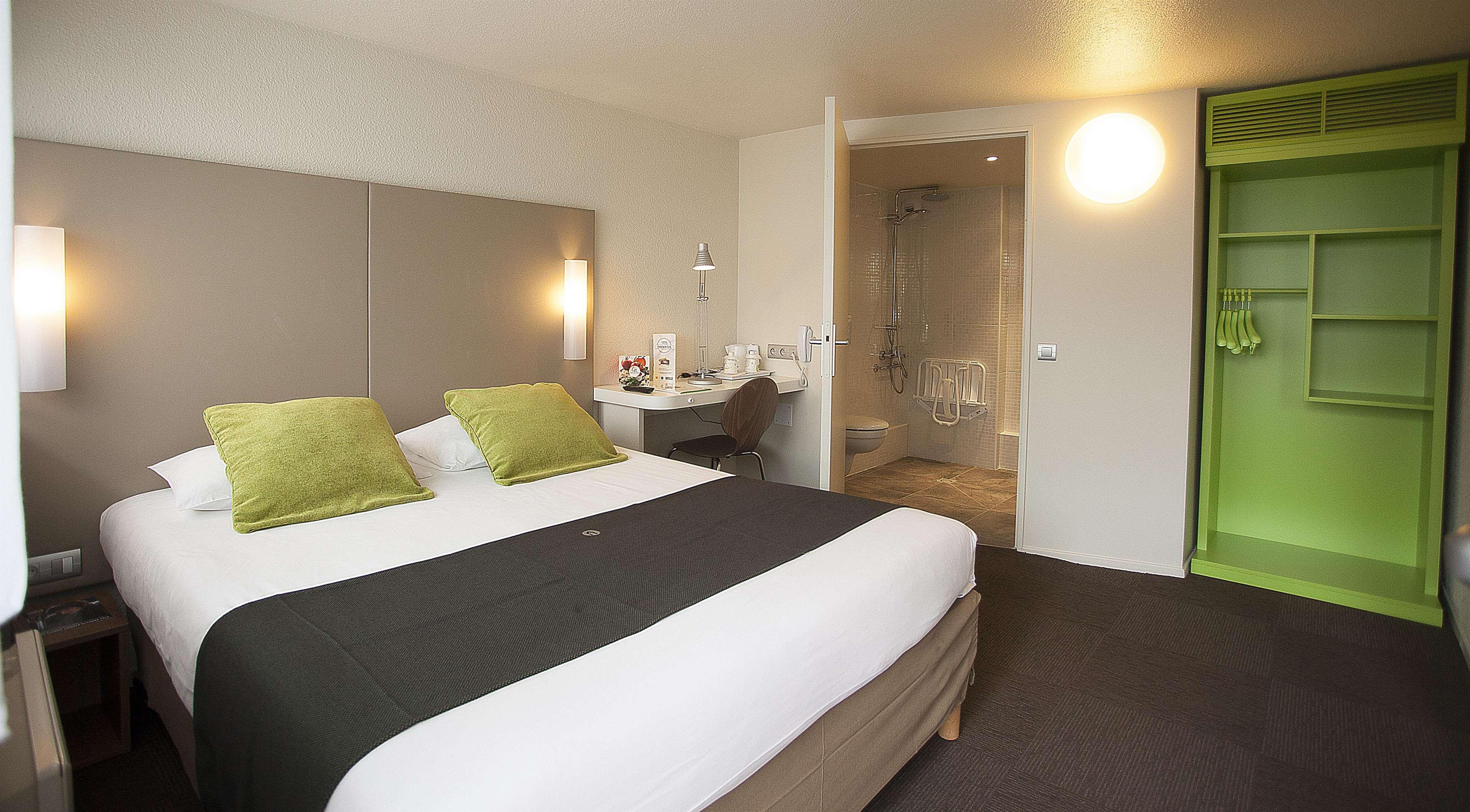 Campanile Bourges Nord - Saint-Doulchard Hotel Bagian luar foto
