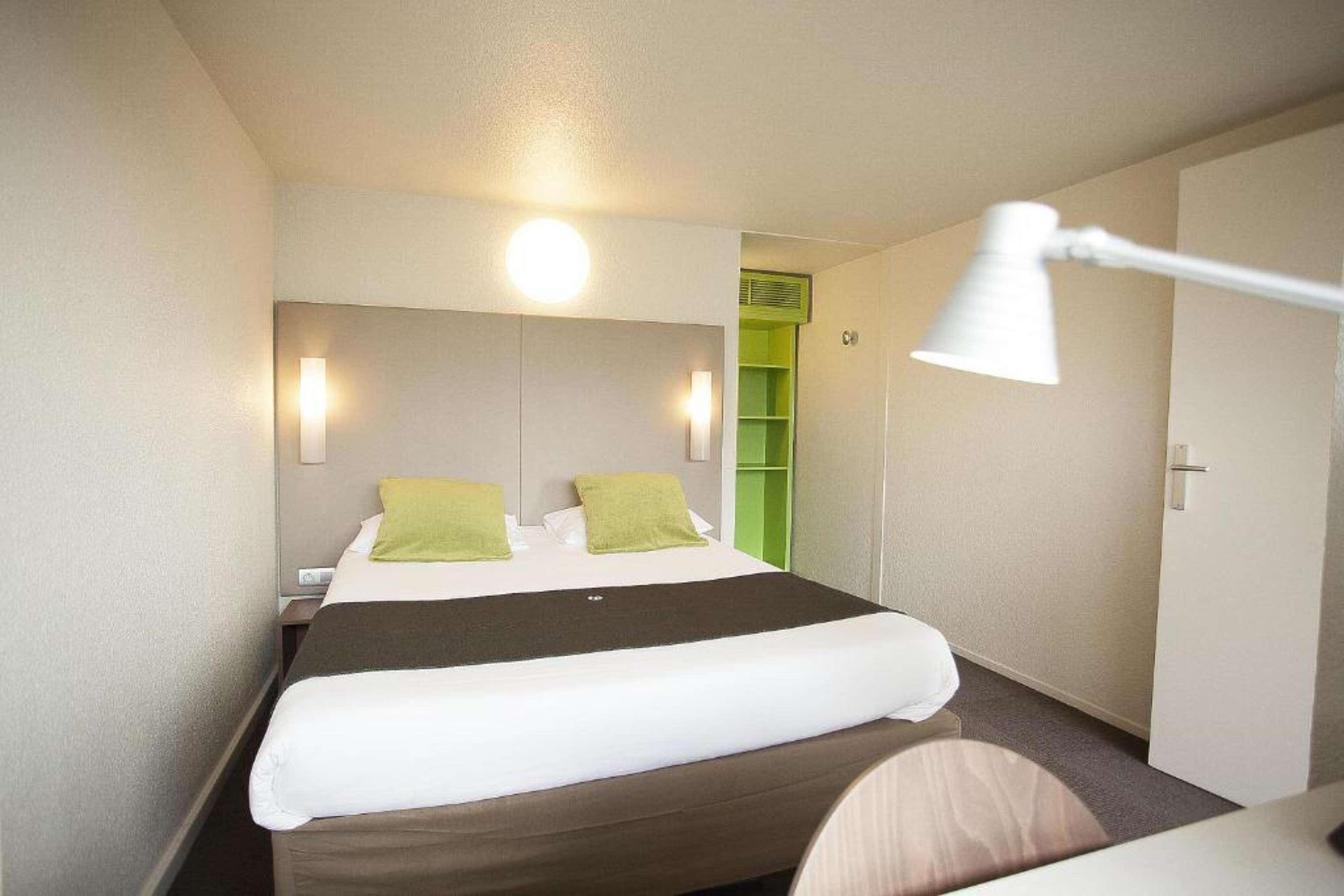 Campanile Bourges Nord - Saint-Doulchard Hotel Bagian luar foto