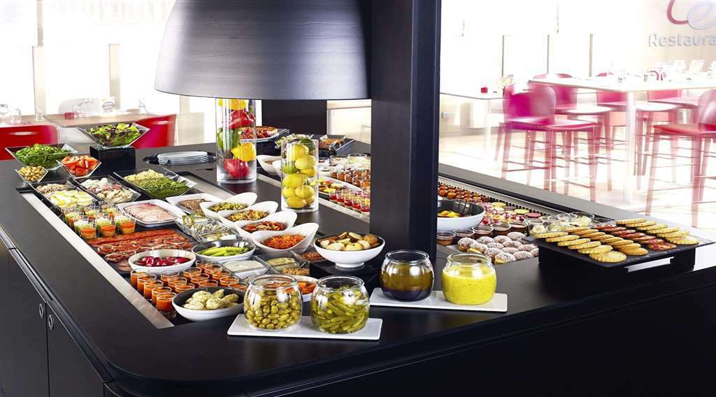 Campanile Bourges Nord - Saint-Doulchard Hotel Restoran foto