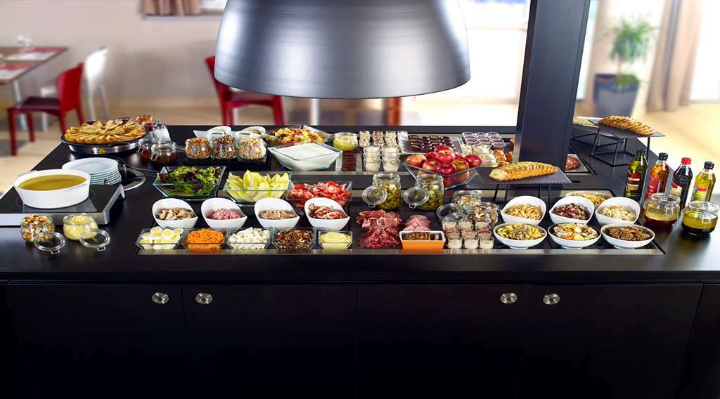 Campanile Bourges Nord - Saint-Doulchard Hotel Restoran foto